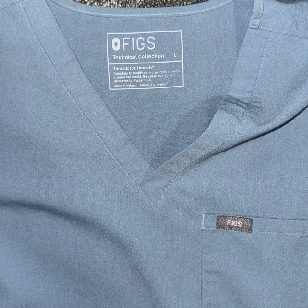 Figs Dusty Blue yola pants and Catarina one pocket top - Picture 2 of 4